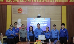 Chi đoàn Thanh tra tỉnh đồng hành cùng “Tổ tư vấn áo xanh” hỗ trợ tại xã miền núi Sơn Tây